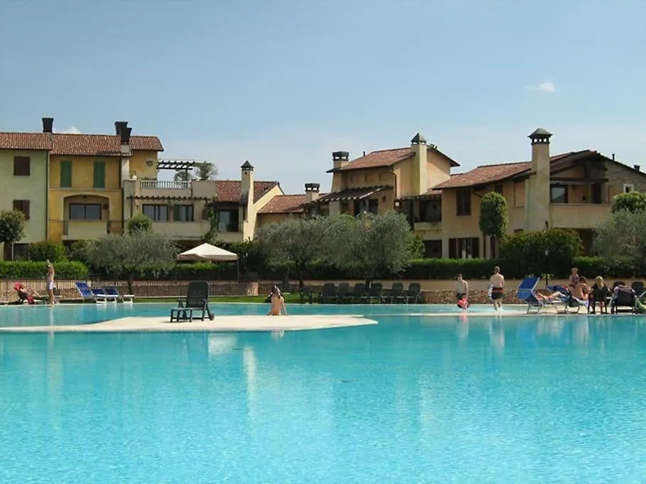 Lagosuite Peschiera del Garda 0*,